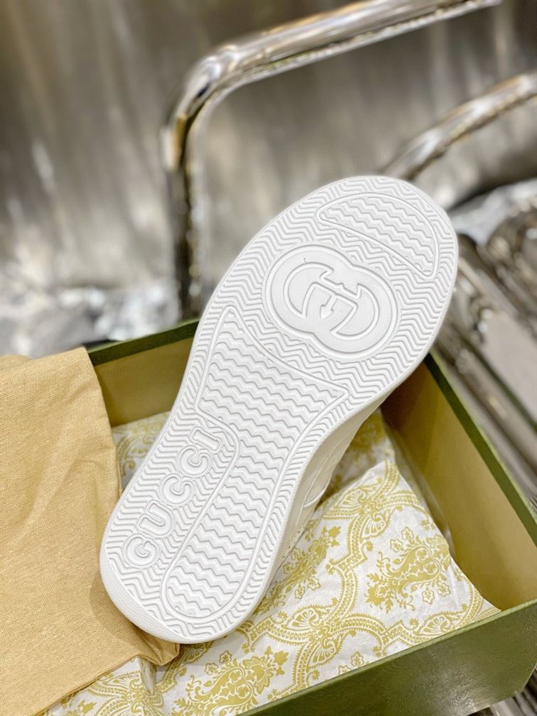Gvc*1 MEN S GG EMBOSSED SNEAKER WHITE LEATHER GCC005