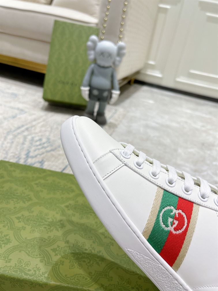 Gvc*1 Dupes Shoes INTERLOCKING G SNEAKERS GCC092