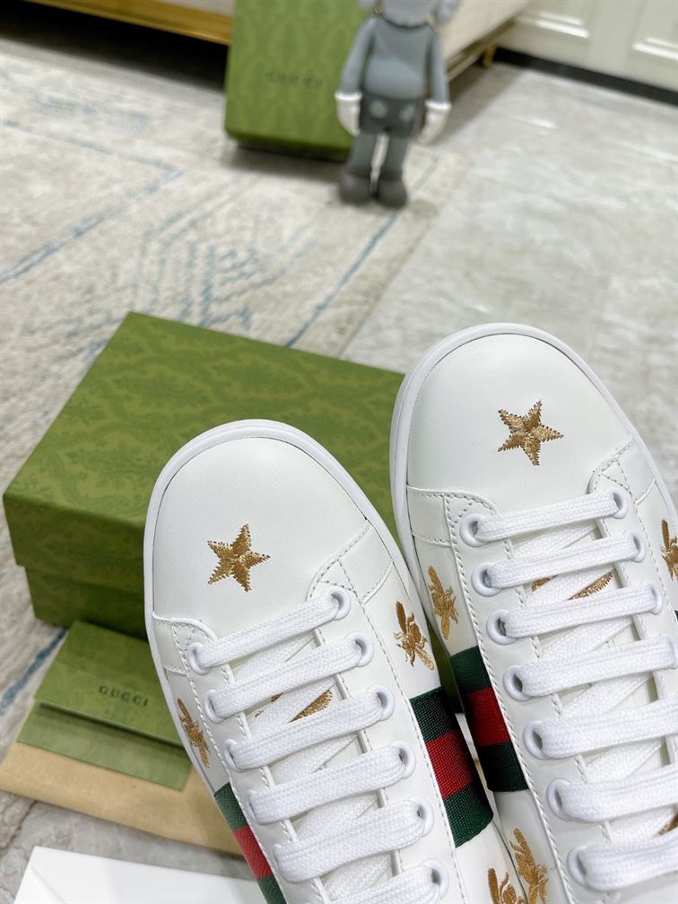Gvc*1 Dupes Shoes ACE EMBROIDERED SNEAKER WITH BEES AND STARS GCC090