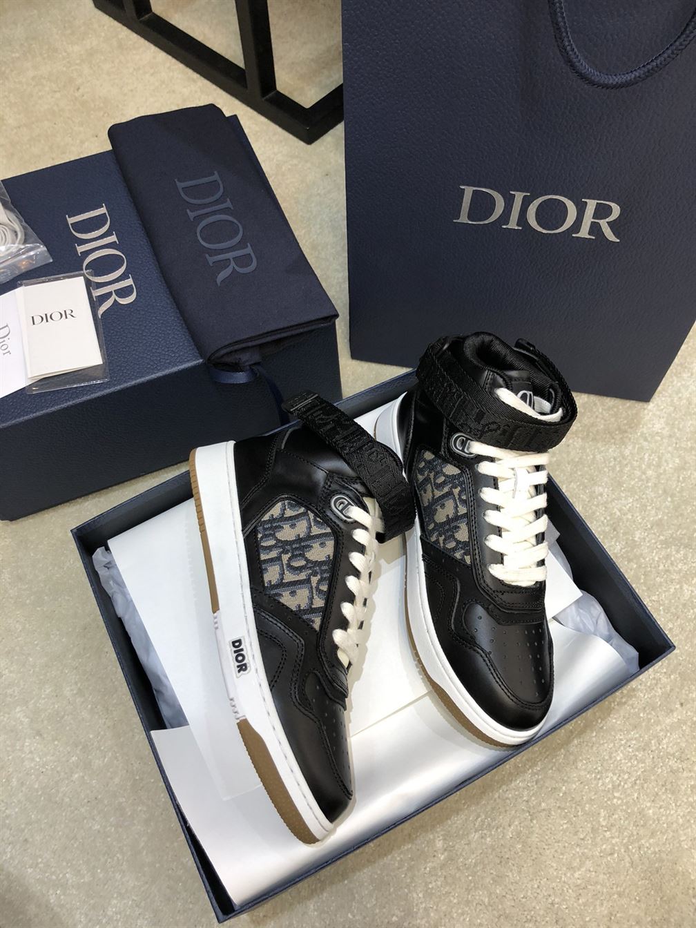 D10r B27 HIGH-TOP SNEAKER DO006
