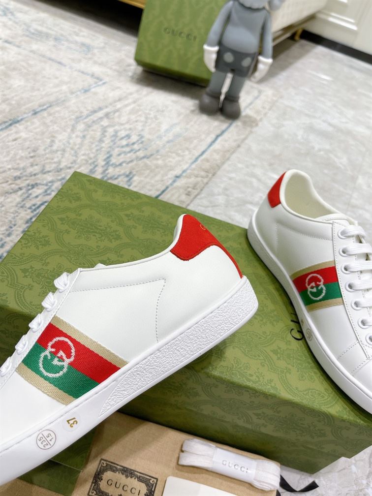 Gvc*1 Dupes Shoes INTERLOCKING G SNEAKERS GCC092