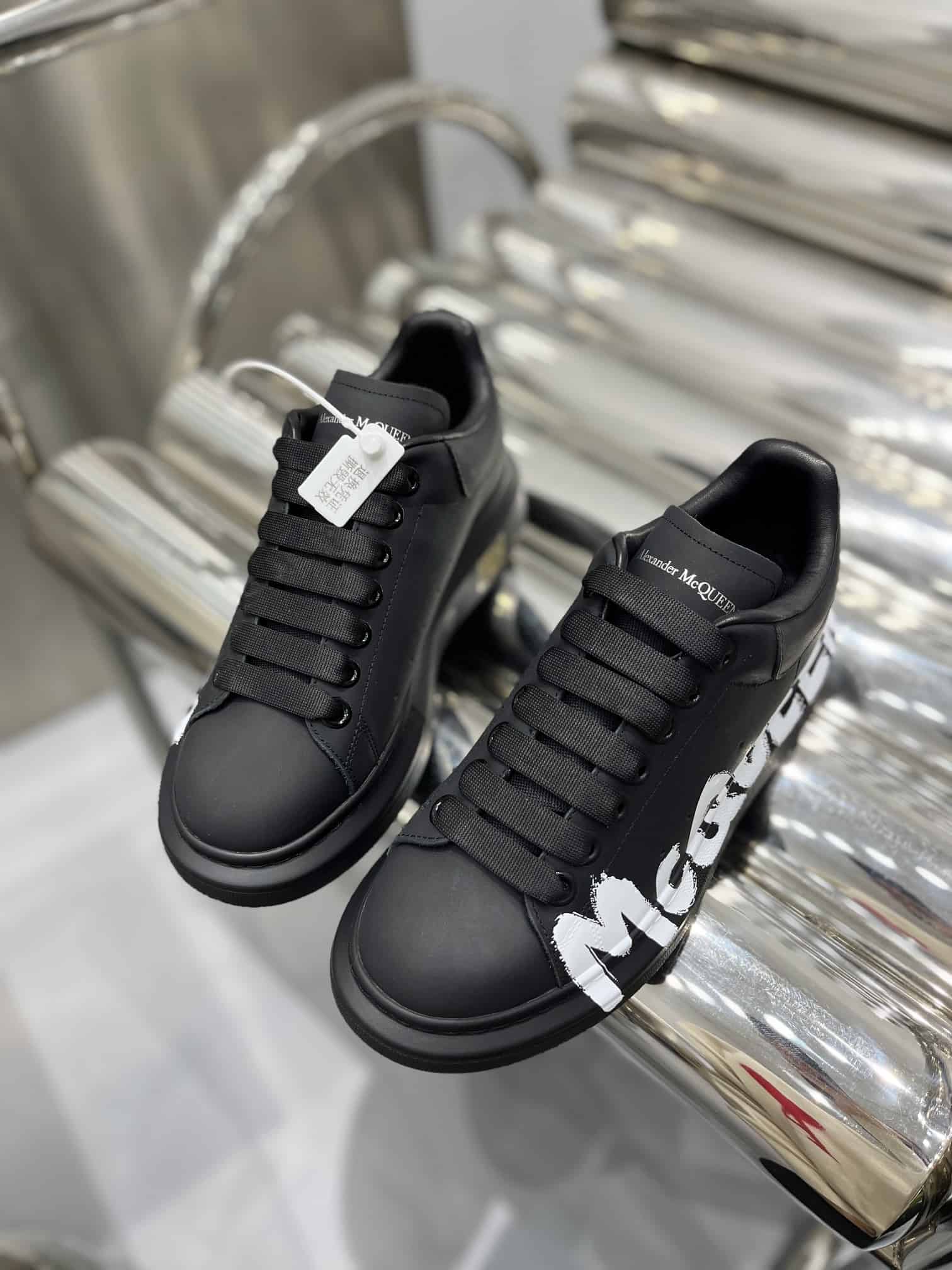 A1exa*der Mcqv*en SNEAKER AM26