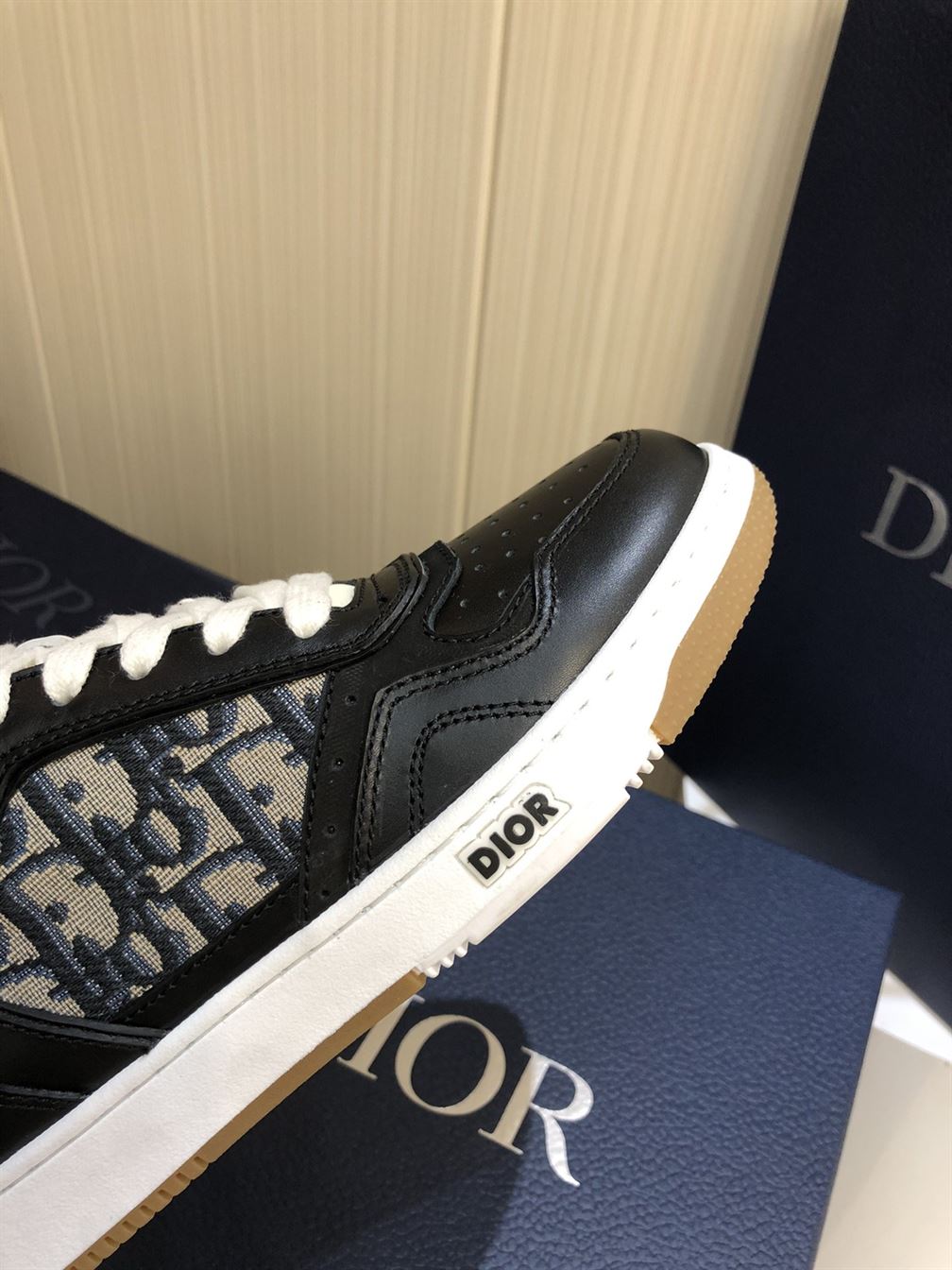 D10r B27 HIGH-TOP SNEAKER DO006