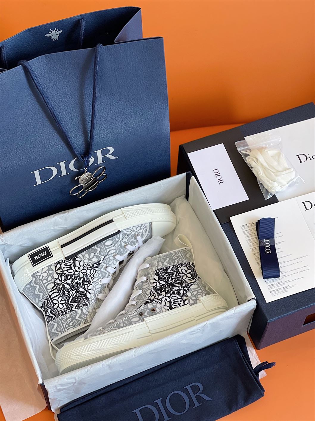 D10r B23 HIGH-TOP SNEAKER DO035