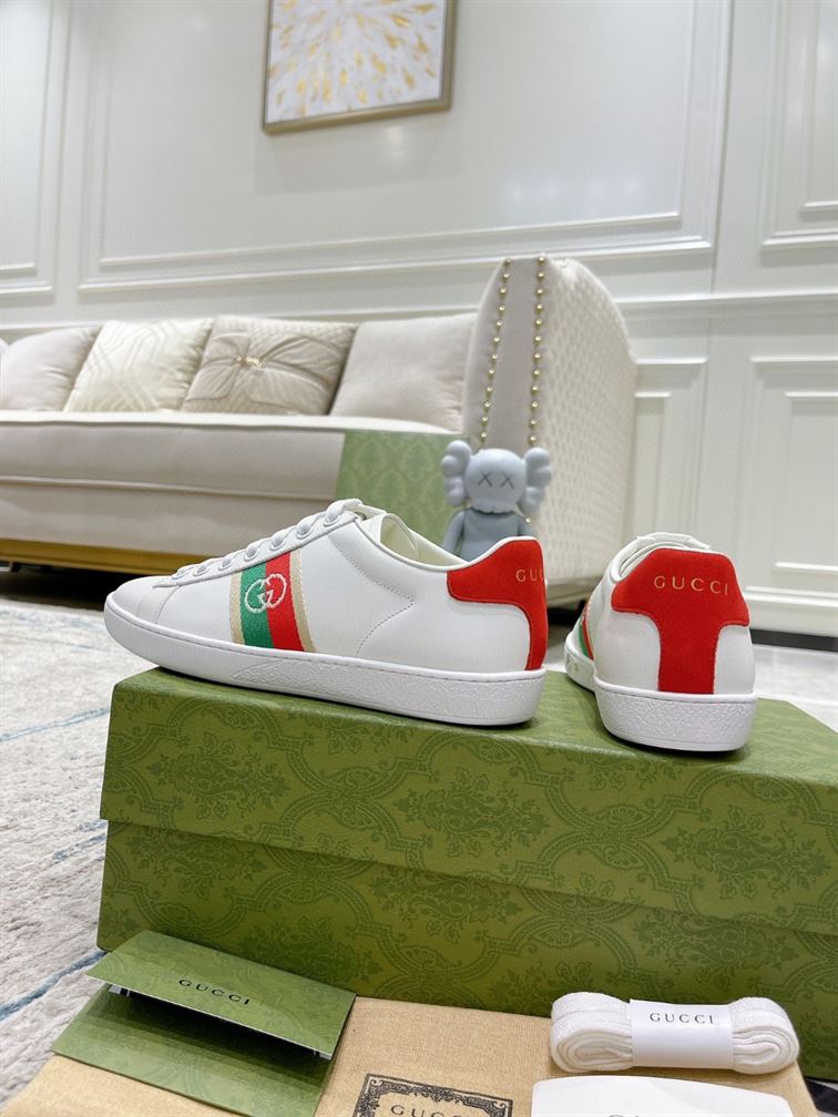 Gvc*1 Dupes Shoes INTERLOCKING G SNEAKERS GCC092