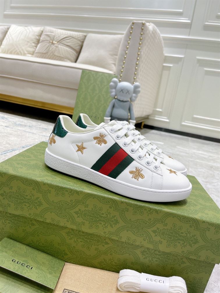 Gvc*1 Dupes Shoes ACE EMBROIDERED SNEAKER WITH BEES AND STARS GCC090