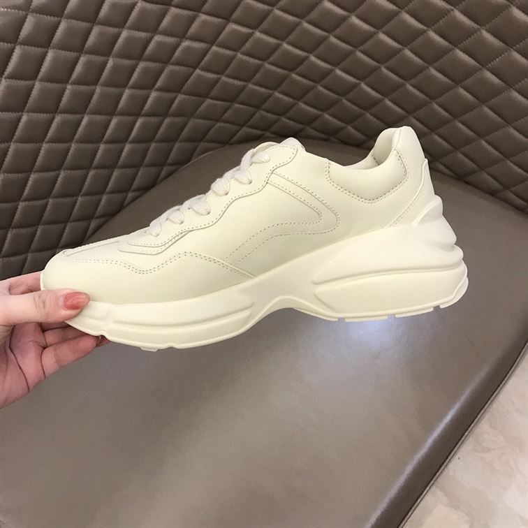 Gvc*1 WOMEN S RHYTON Gvc*1 LOGO LEATHER SNEAKER GCC008