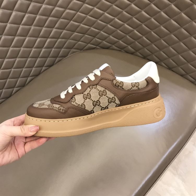 Gvc*1 MEN S GG EMBOSSED SNEAKER   GCC033