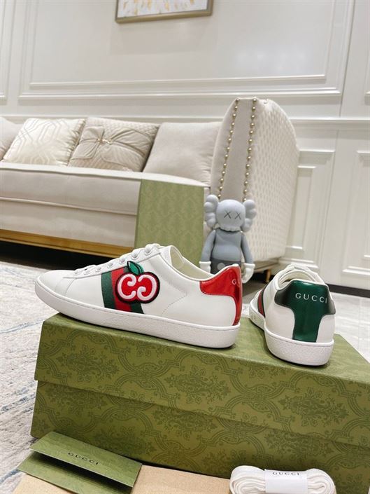 Gvc*1 Dupes Shoes INTERLOCKING G SNEAKERS GCC094