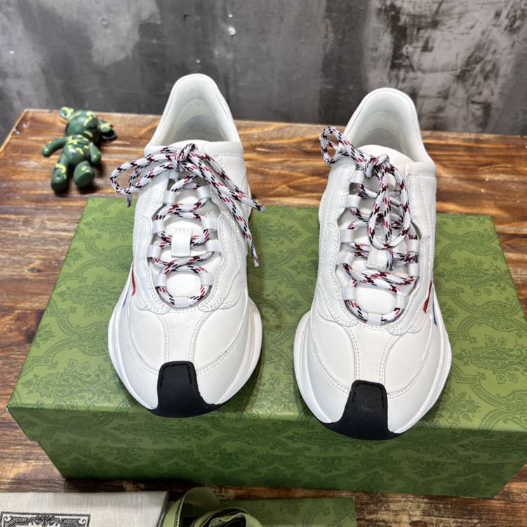 Gvc*1 RUN SIDE-STRIPE SNEAKERS GCC096
