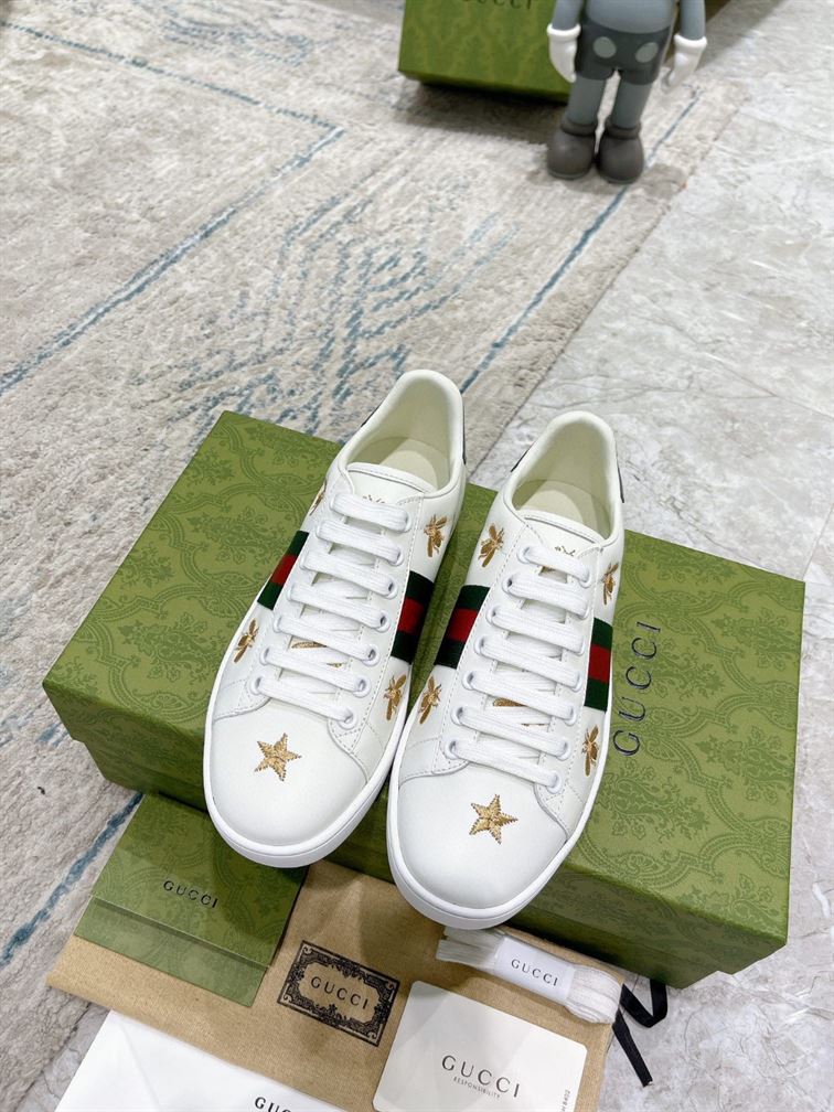 Gvc*1 Dupes Shoes ACE EMBROIDERED SNEAKER WITH BEES AND STARS GCC090