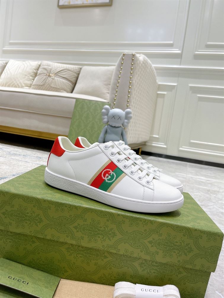 Gvc*1 Dupes Shoes INTERLOCKING G SNEAKERS GCC092