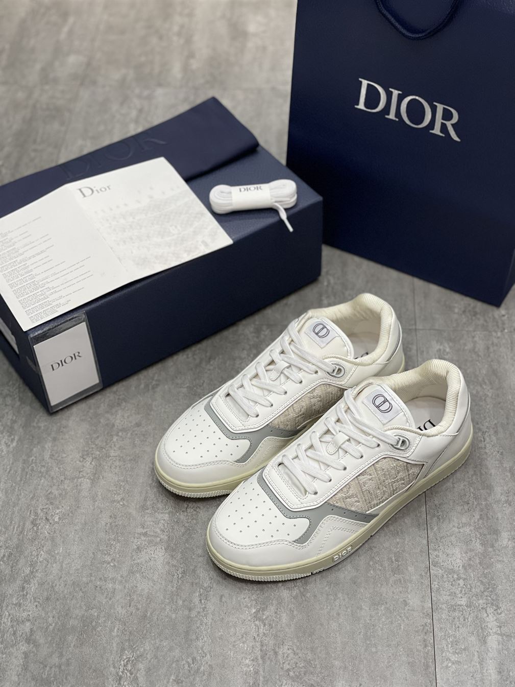 D10r B27 LOW-TOP SNEAKER DO010