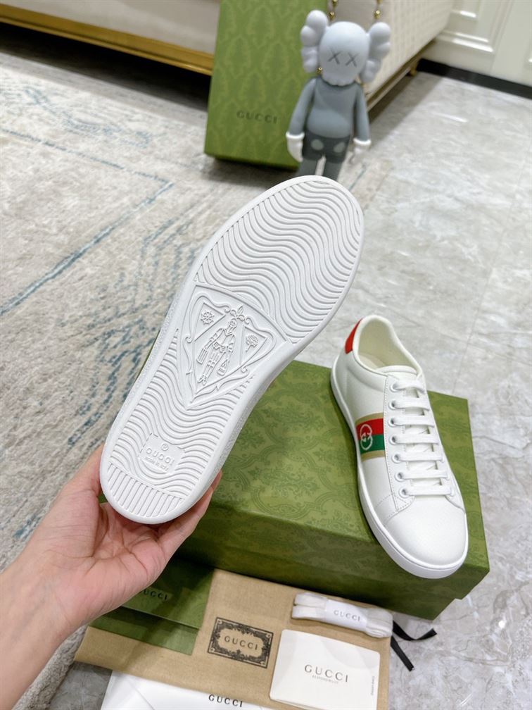 Gvc*1 Dupes Shoes INTERLOCKING G SNEAKERS GCC092