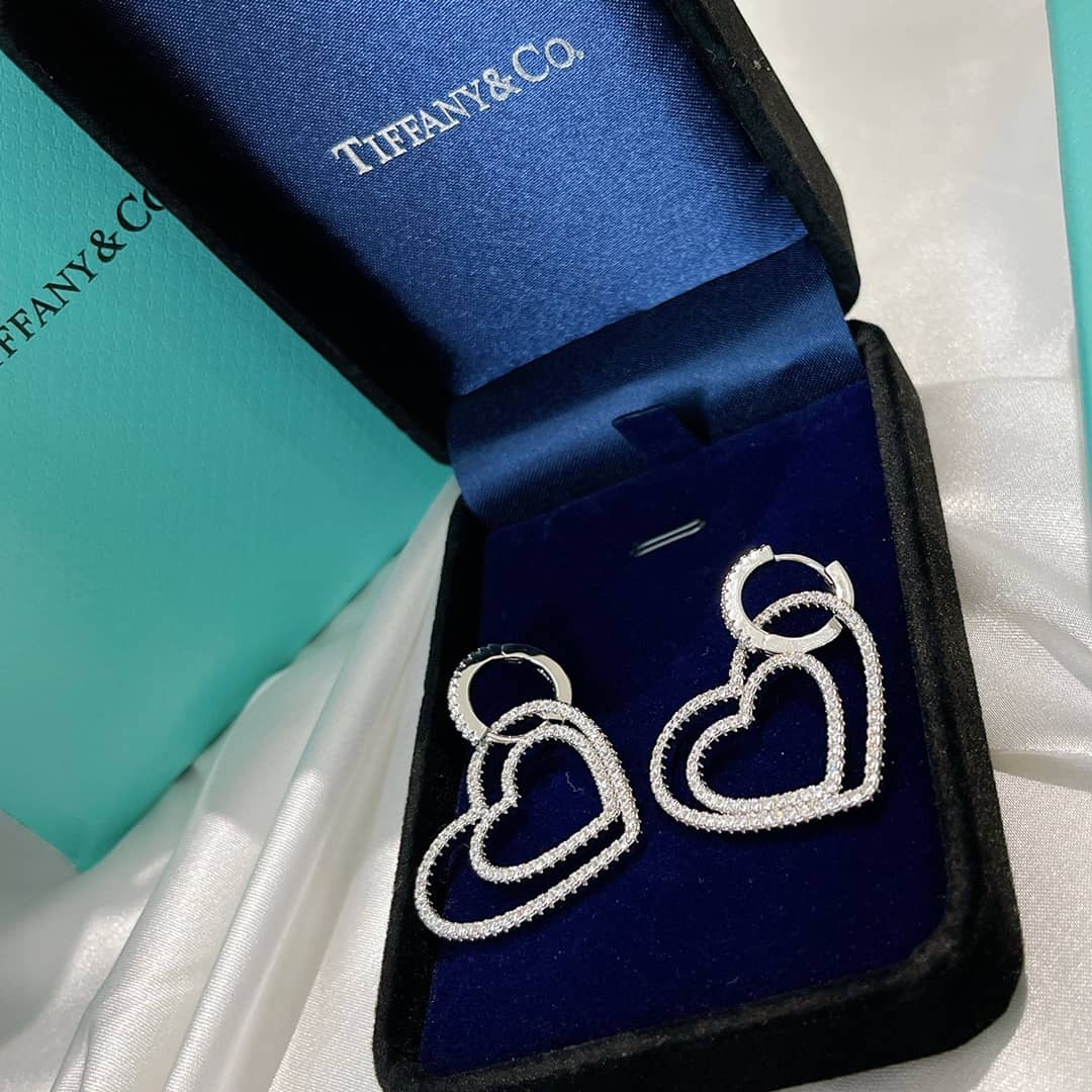 Designer T*f*ny Classic Earring
