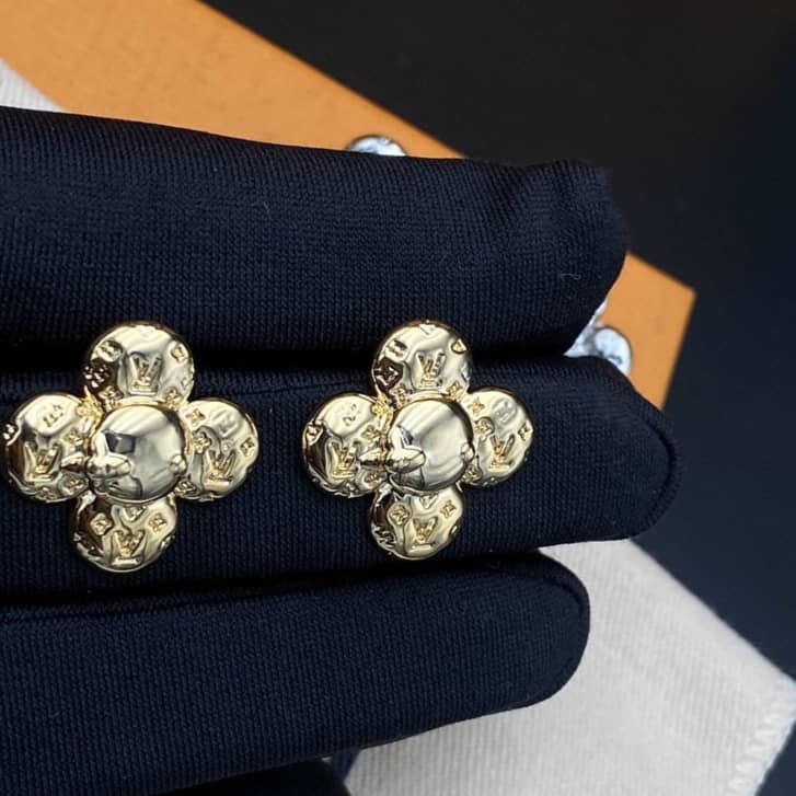 7 Star L0vis Vvtt0n Earring