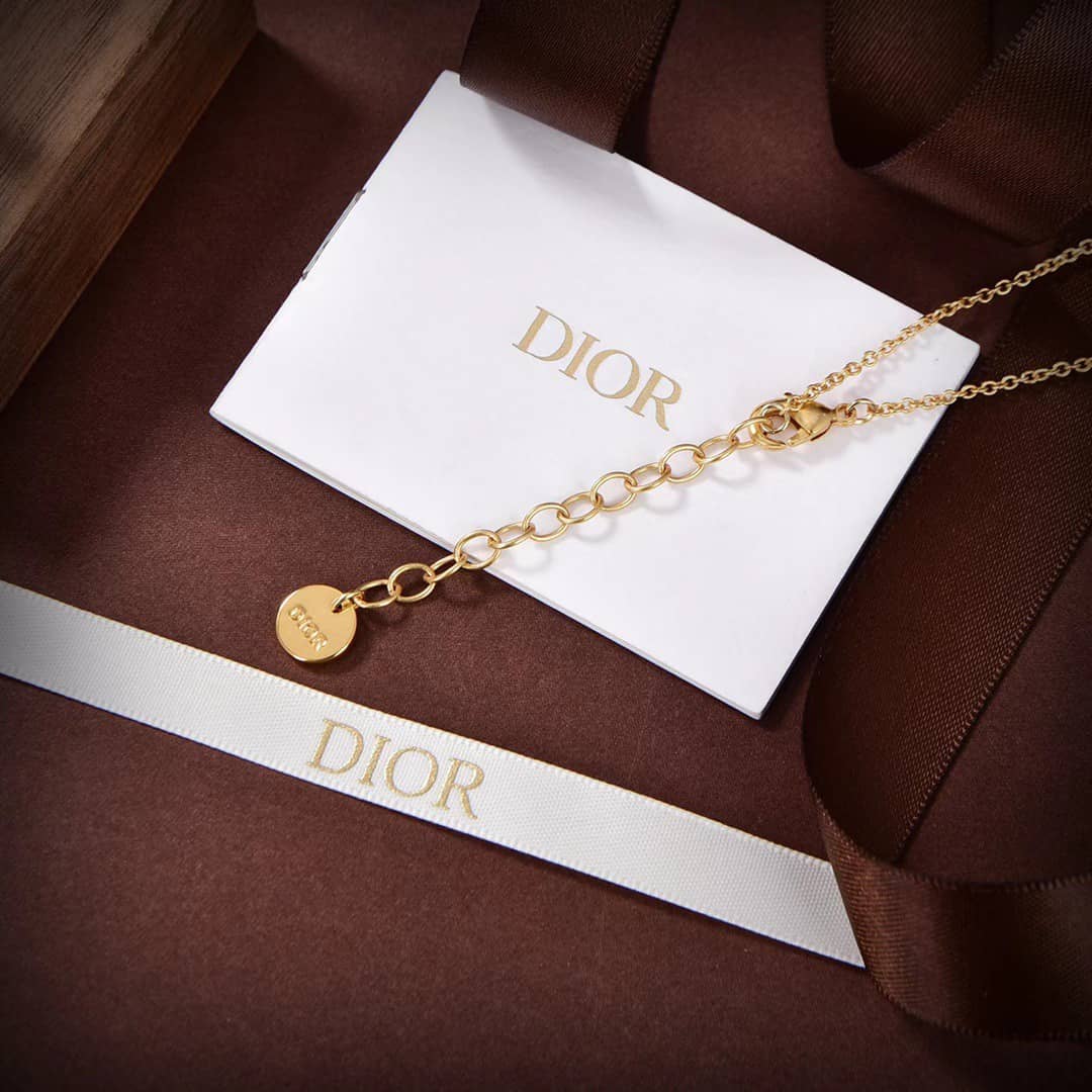 Best Chr1st1an D10r Classic Necklace