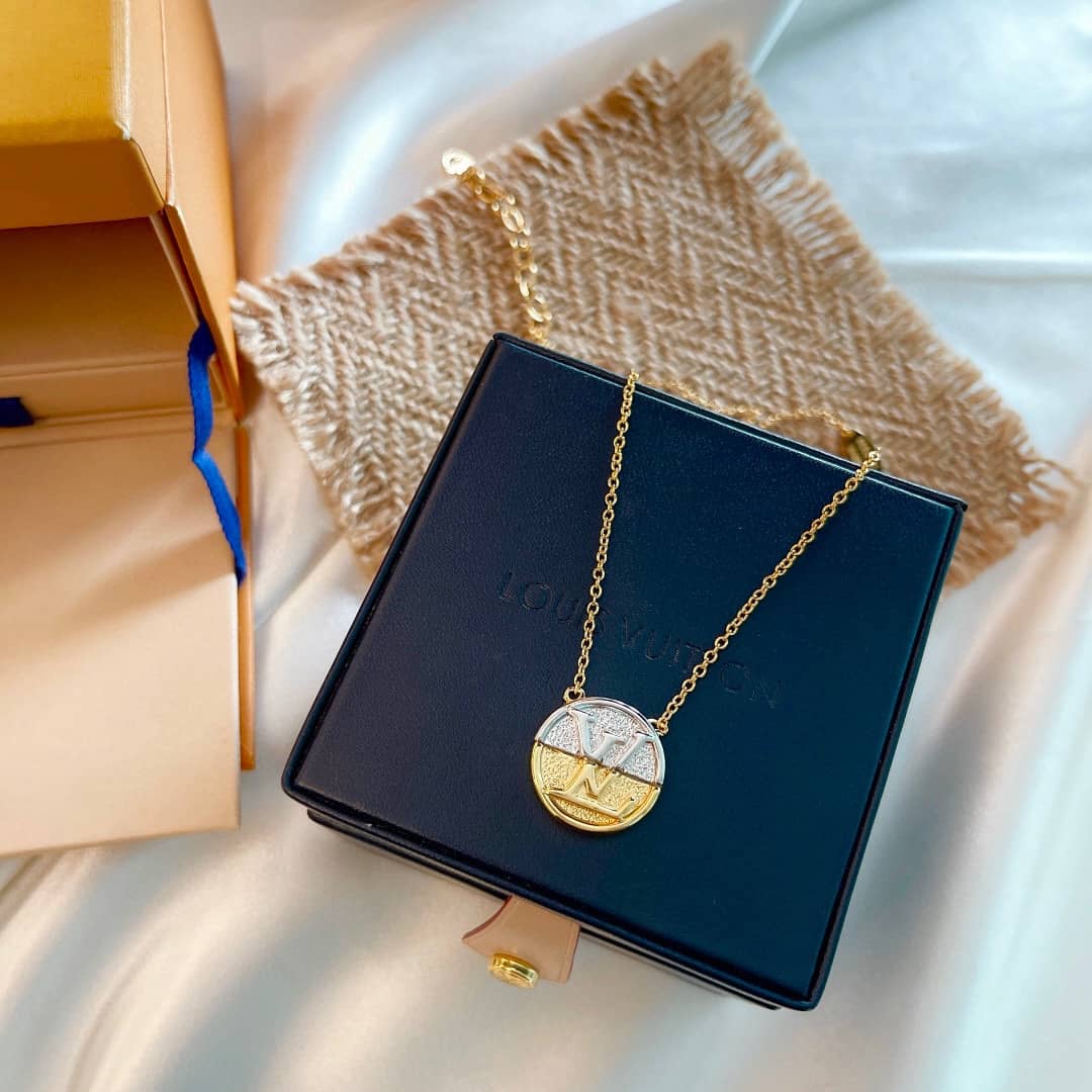 Wholesale L0vis Vvtt0n AAA+ Necklace