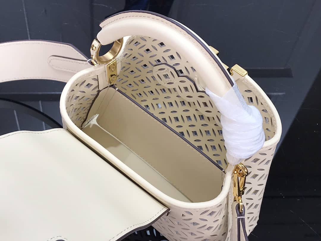 L0vis Vvtt0n Capucines BB Cutout Leather Bag Replica Beige M57228