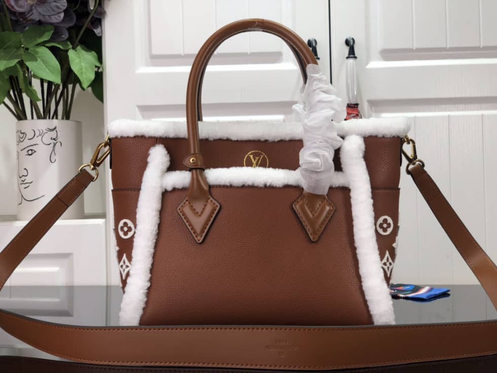 LV Tote Dupe On My Side PM M58918 Replica Tote
