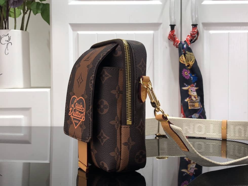 L0vis Vvtt0n x Nigo Flap Double Pouch Brown M81005 Replica Phone Bag