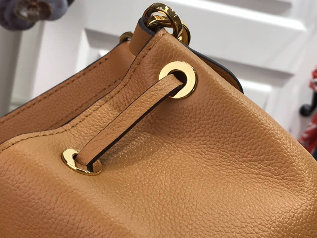 L0vis Vvtt0n Lockme Replica Bucket Bag Orange M57688