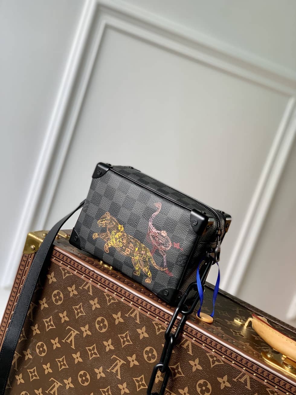 L0vis Vvtt0n Mini Soft Trunk Black N45278 Replica Shoulder Bag