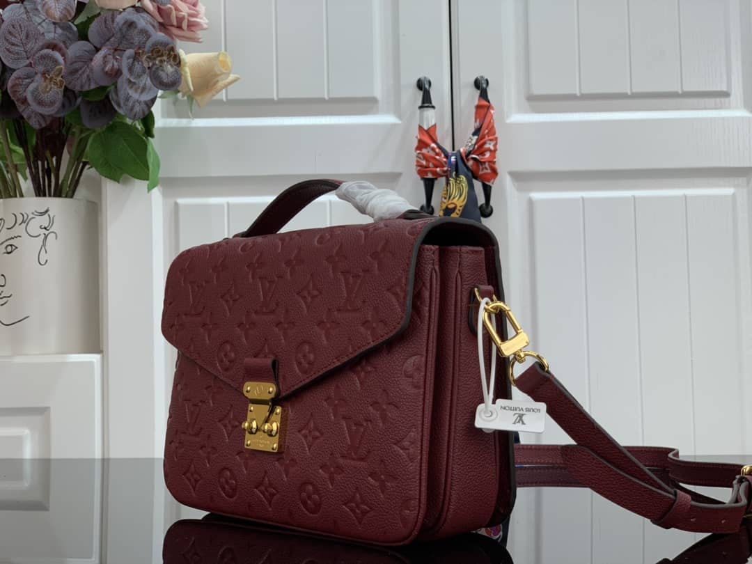 L0vis Vvtt0n Pochette Metis Marine Leather M44071 Replica Shoulder Bag