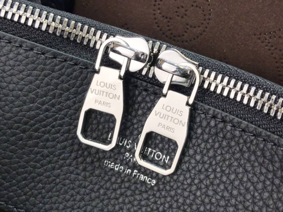 L0vis Vvtt0n Bella Mahina Black M59203 Replica Tote