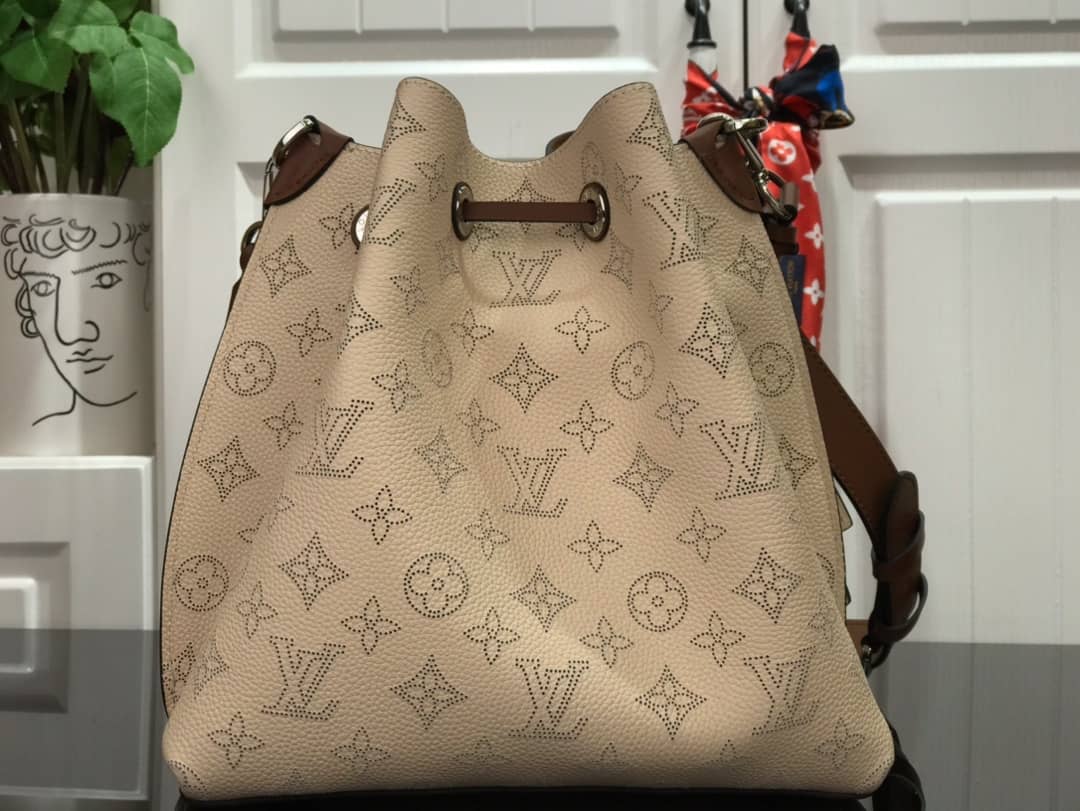L0vis Vvtt0n Mahina Muria Replica Handbag Beige M55801