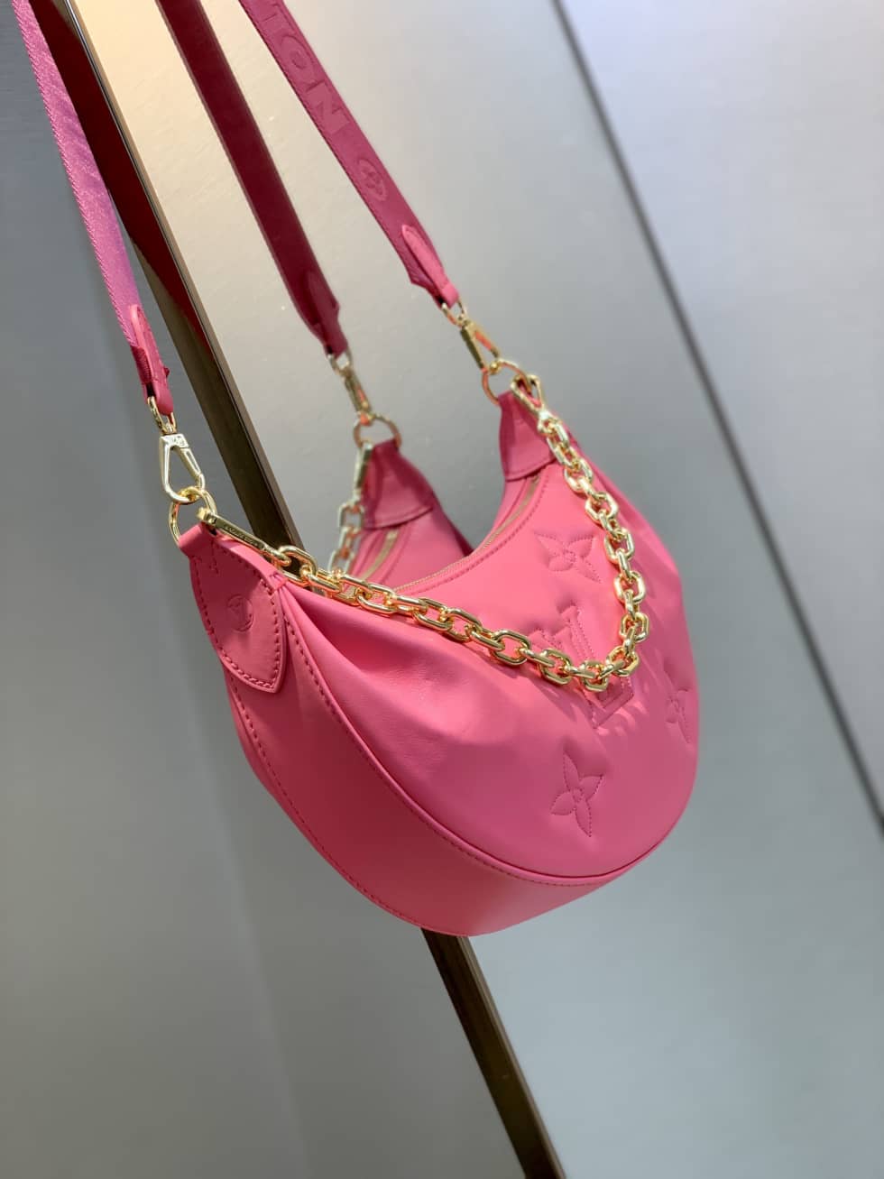 L0vis Vvtt0n Over The Moon Bubblegram Dragon Fruit M59915 Replica Hobo