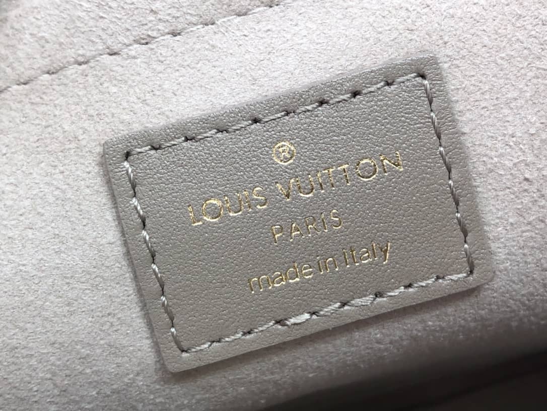 L0vis Vvtt0n New Wave Chain Leather Replica Shoulder Bag Gray M58550