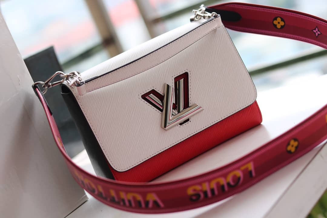 L0vis Vvtt0n Textured Epi Leather Twist Series Bag White