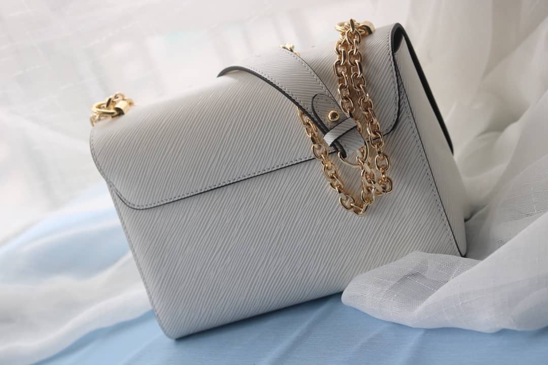 L0vis Vvtt0n Twist Epi Handbag Replica