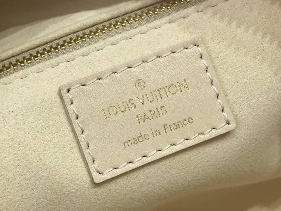 Best Replica L0vis Vvtt0n Petite Malle Souple Monogram Replica Bag Beige M45571(ColaReps)