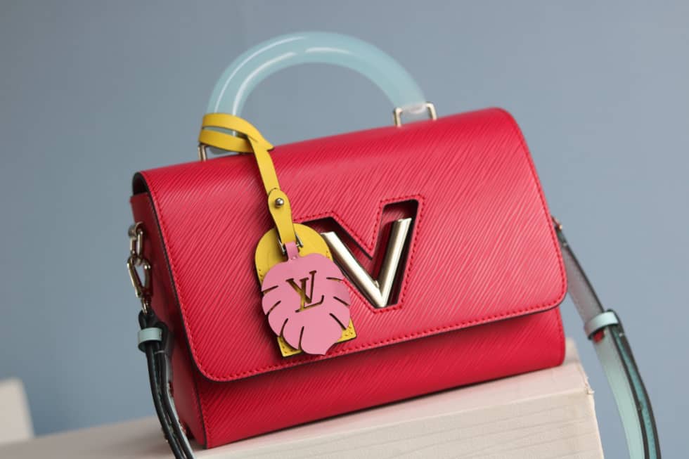 L0vis Vvtt0n Epi Twist PM Chain Red M50332 Replica Crossbody Bag
