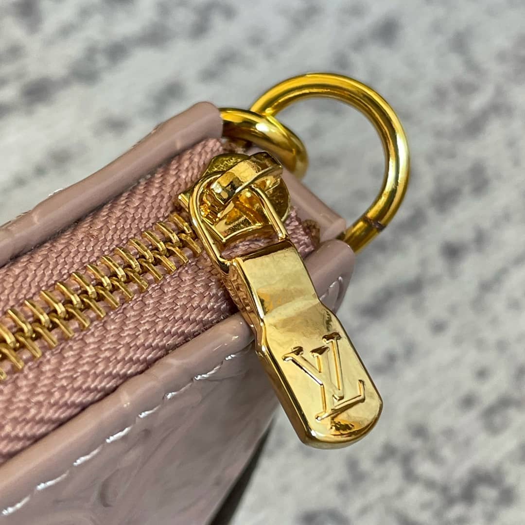 L0vis Vvtt0n Pochette Dupe Monogram Vernis Accessories Replica Pouch Pink M58009