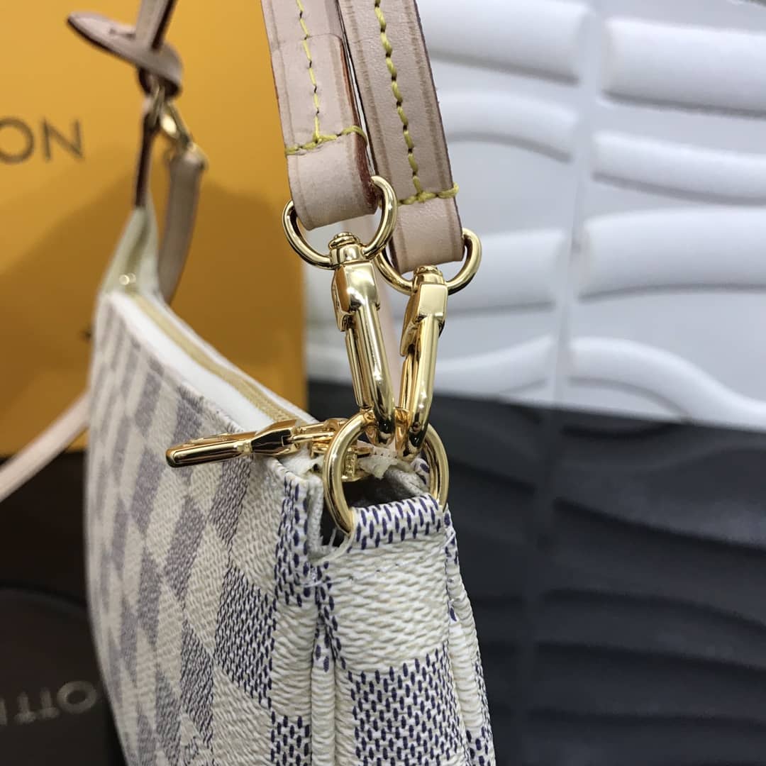 L0vis Vvtt0n Replica Pochette Accessoires Canvas Beige M40712