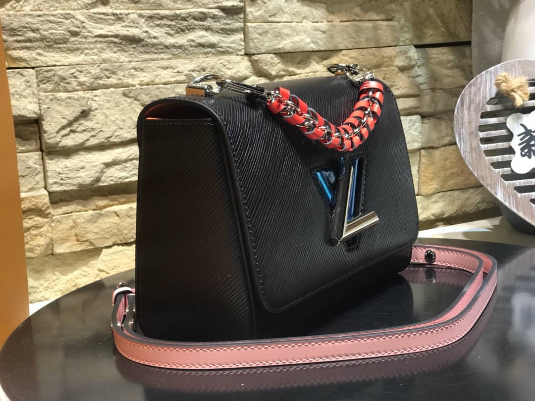 L0vis Vvtt0n Twist MM Bag Black M50296 Replica