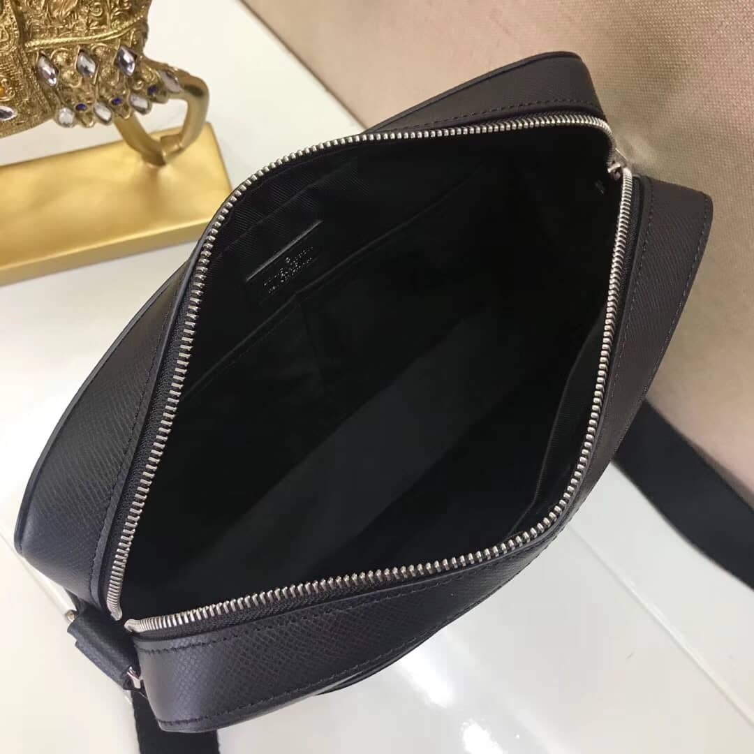 L0vis Vvtt0n Anton Messenger PM Taiga Leather Replica Bag M34411
