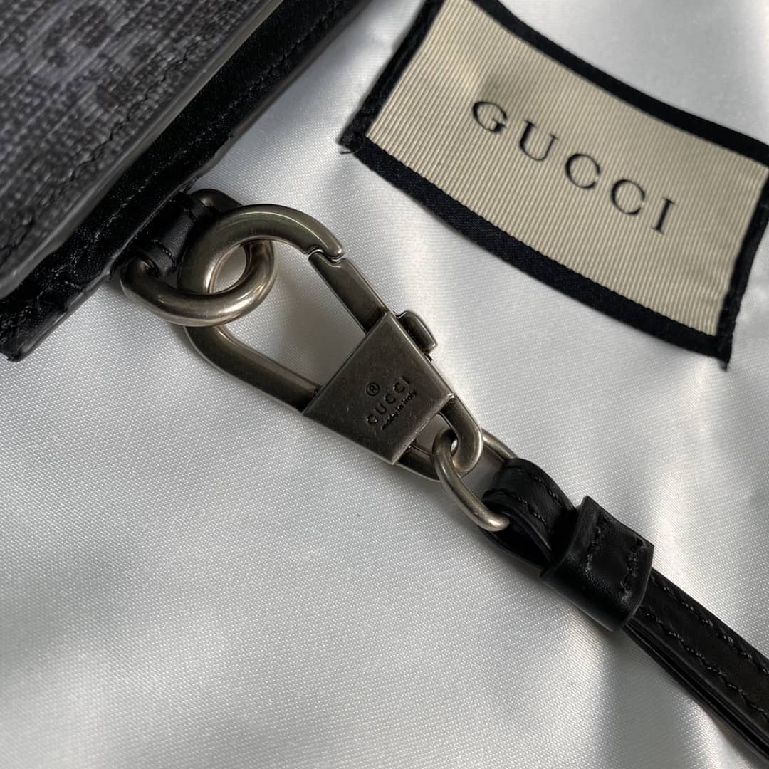 Gvc*1 Animarie Wolf GG Svp*me Clutch Replica 547084