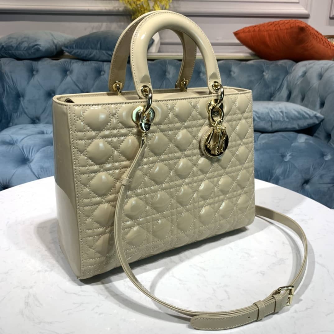 Chr1st1an D10r Lady D10r 32CM Replica Bag