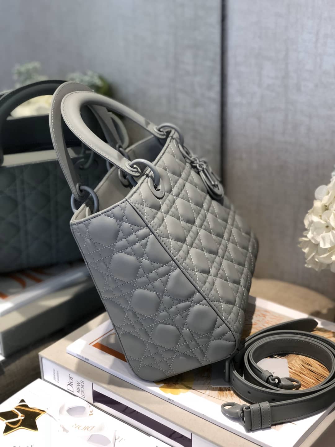 Chr1st1an D10r Lady D10r 24CM Replica Bag