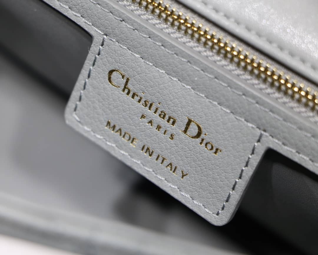 Chr1st1an D10r Caro Replica Bag