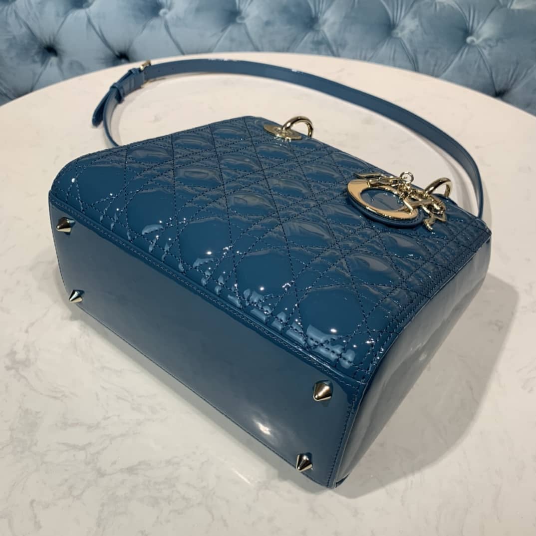 Chr1st1an D10r Lady D10r 24CM Replica Bag