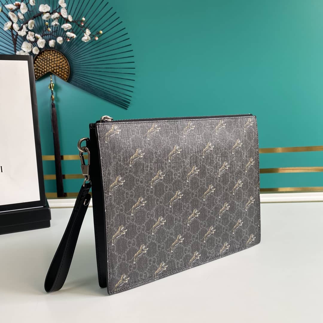 Gvc*1 GG Svp*me Tiger Print Wristlet Pouch Replica 575136