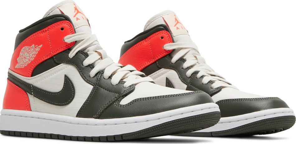 Wmns Air Jordan 1 Mid SE Newsprint DQ6078-100