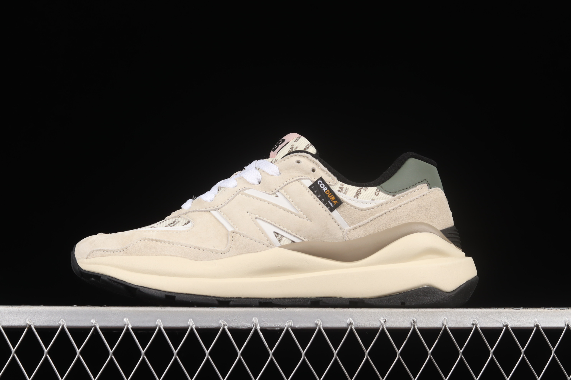57/40 Off-White M5740CD1
