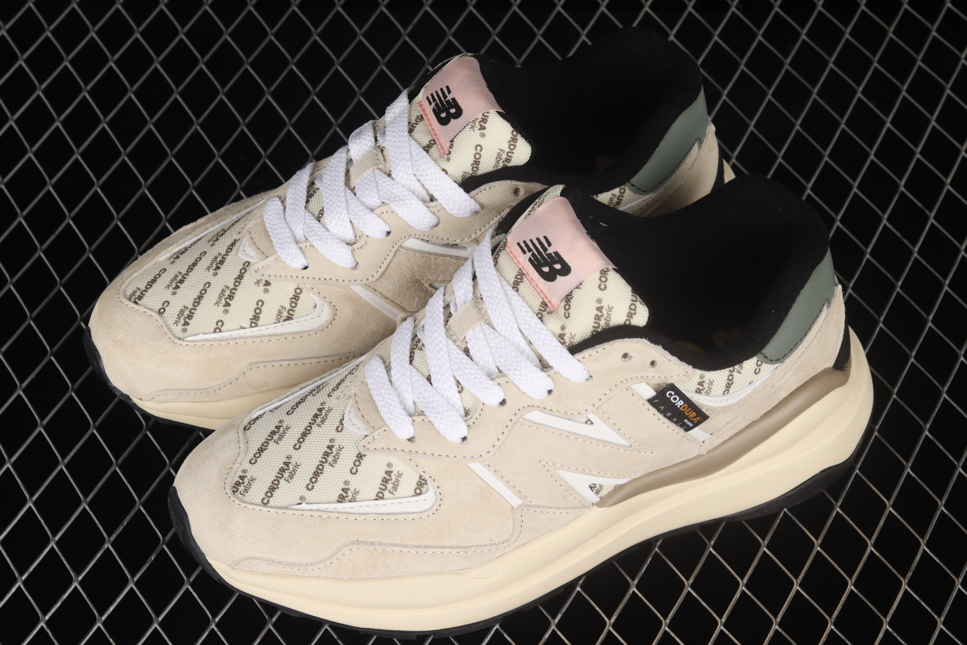 57/40 Off-White M5740CD1