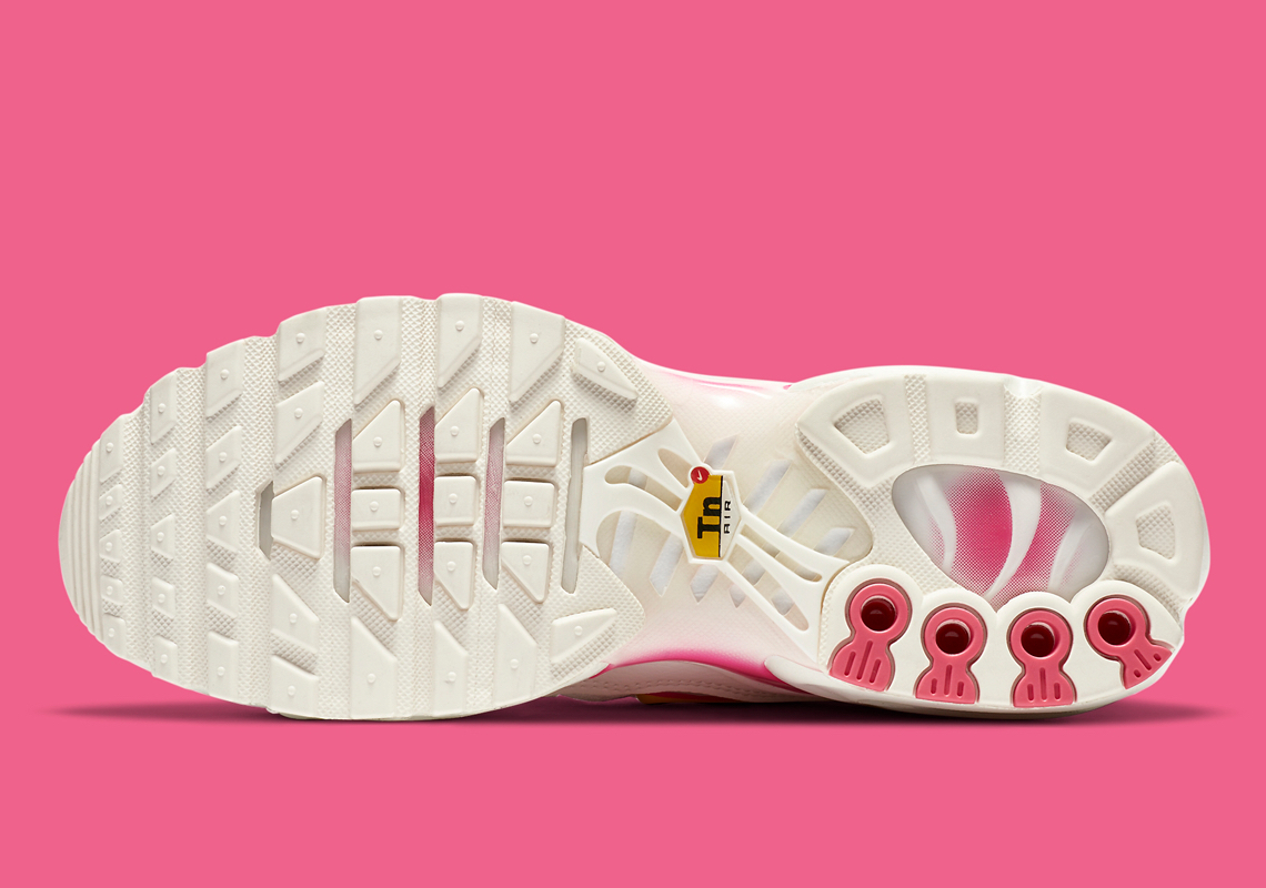 Wmns Air Max Plus Sail Digital Pink CZ0373-100